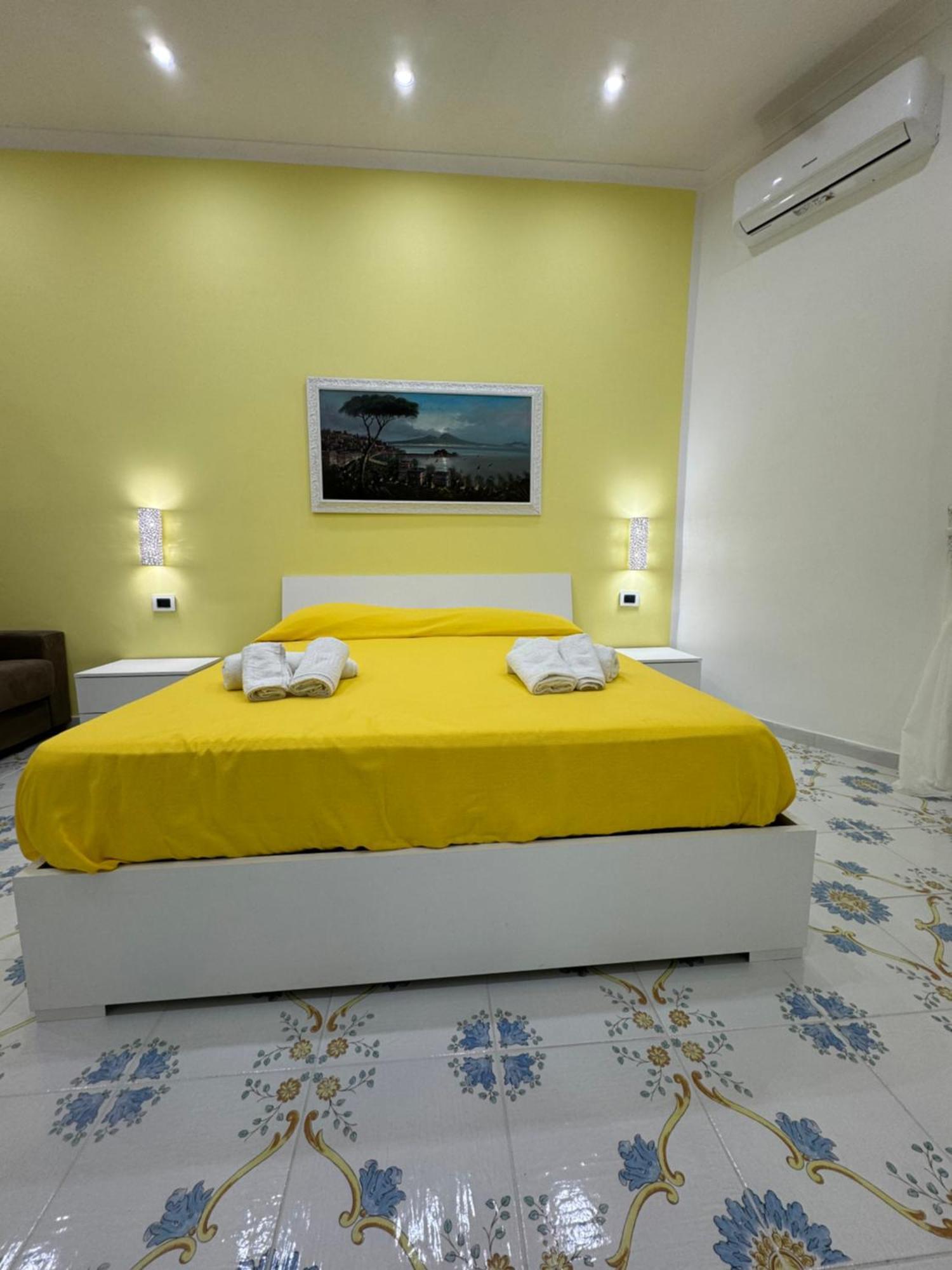 Dimora Poseidon Apartment Napoli Ngoại thất bức ảnh