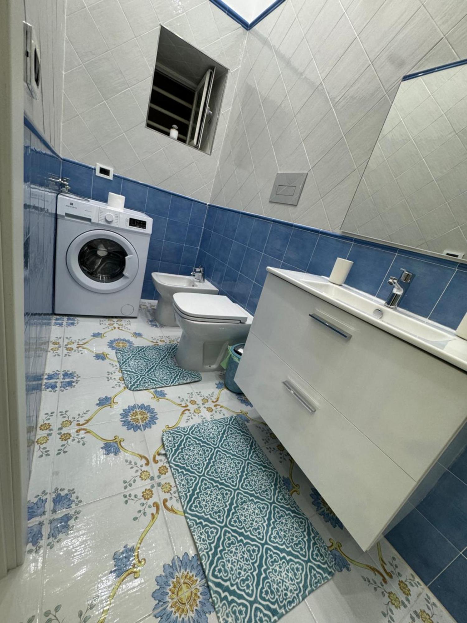 Dimora Poseidon Apartment Napoli Ngoại thất bức ảnh